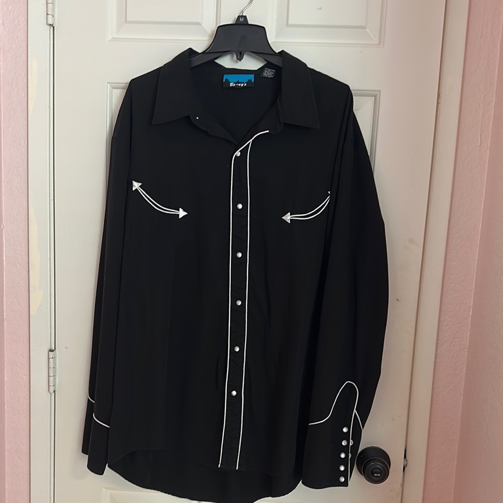 Black and White Casual Button Down Shirt with Western Style
